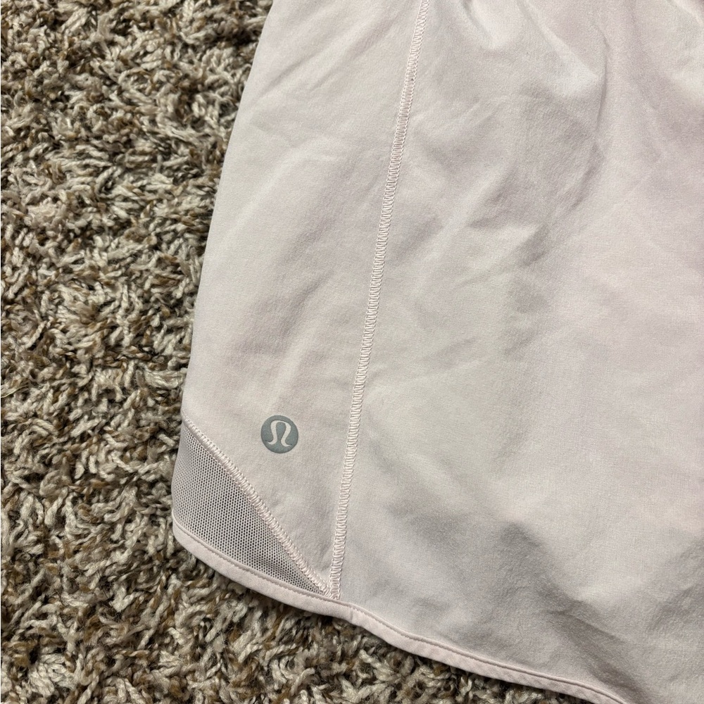 Lululemon hotty hot shorts strawberry milkshake - Picture 5 of 8